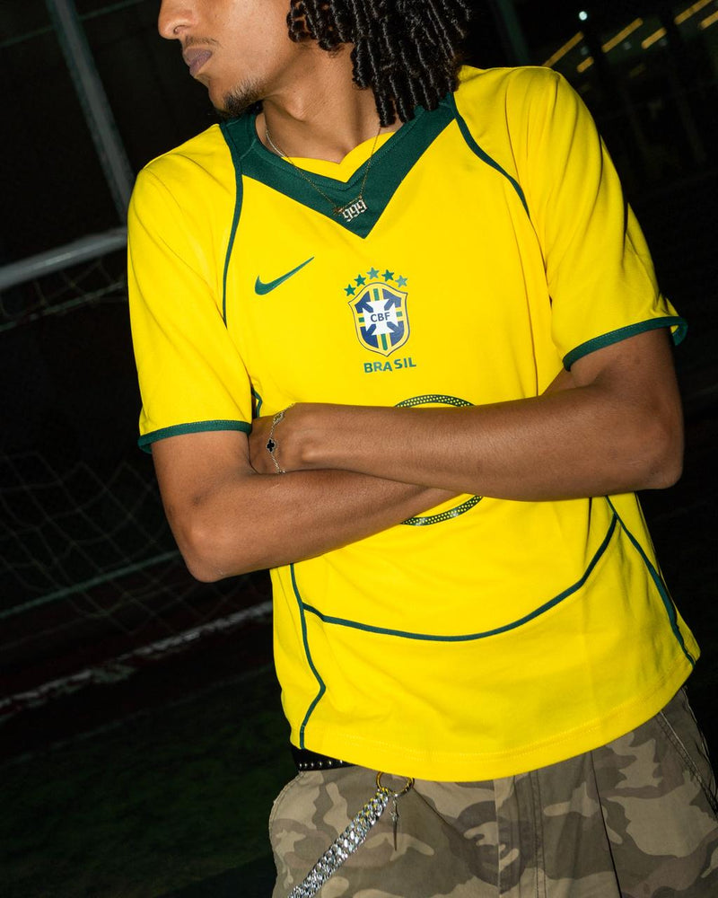 Brazil home 2004/06 jersey (Ronaldo 9)